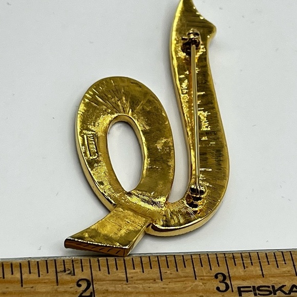 Vintage Napier gold tone rhinestones ribbon elegant party brooch pin jewelry - Picture 9 of 9